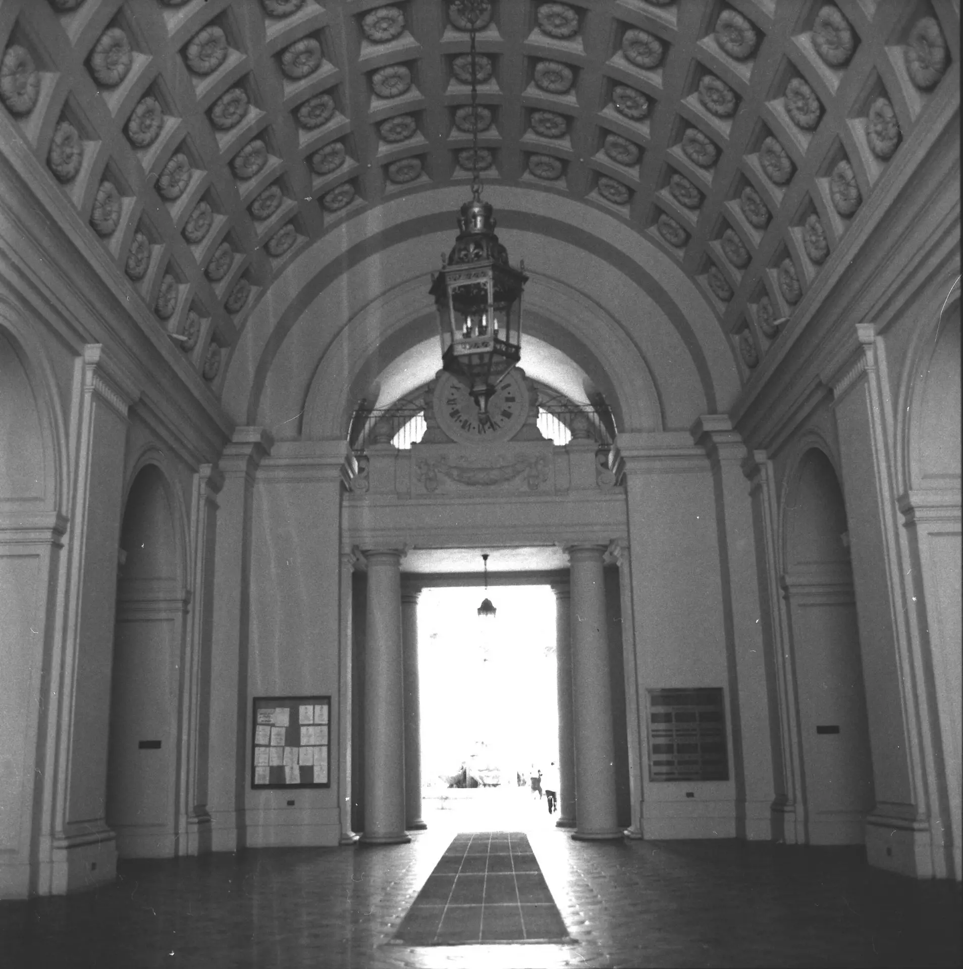 Women in Bali photographed with Pentax Espio 115M