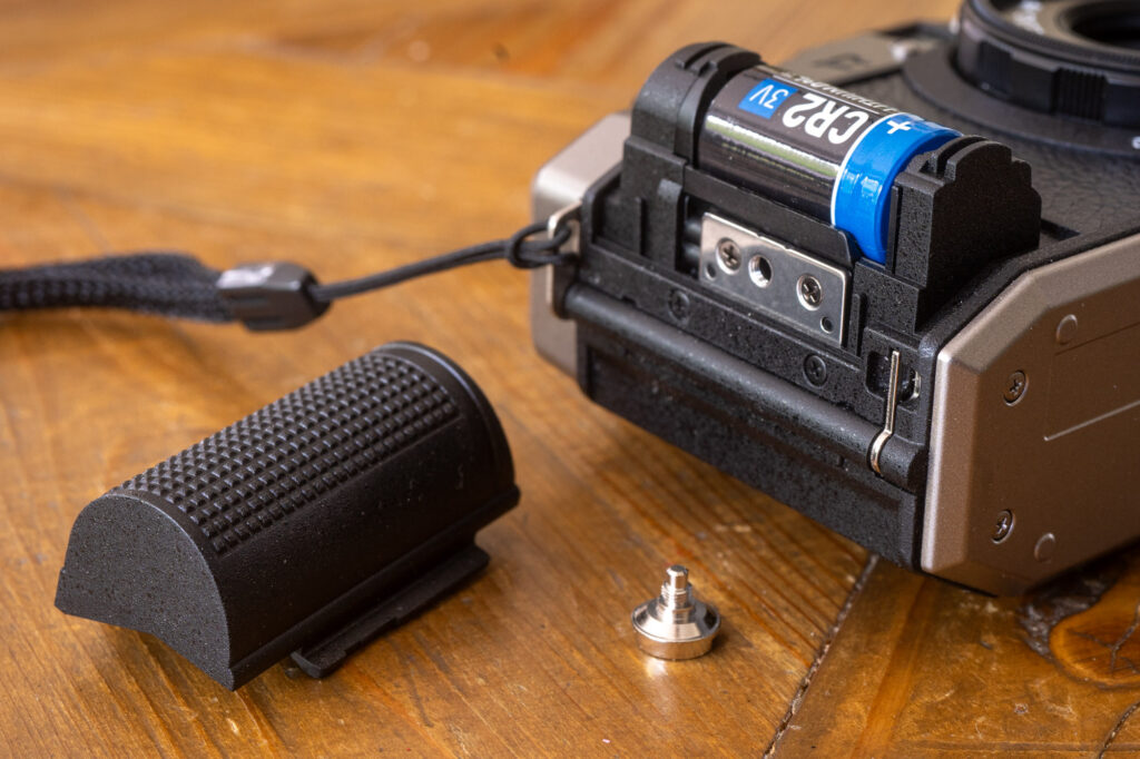 Pentax 17 battery compartment and lose screw