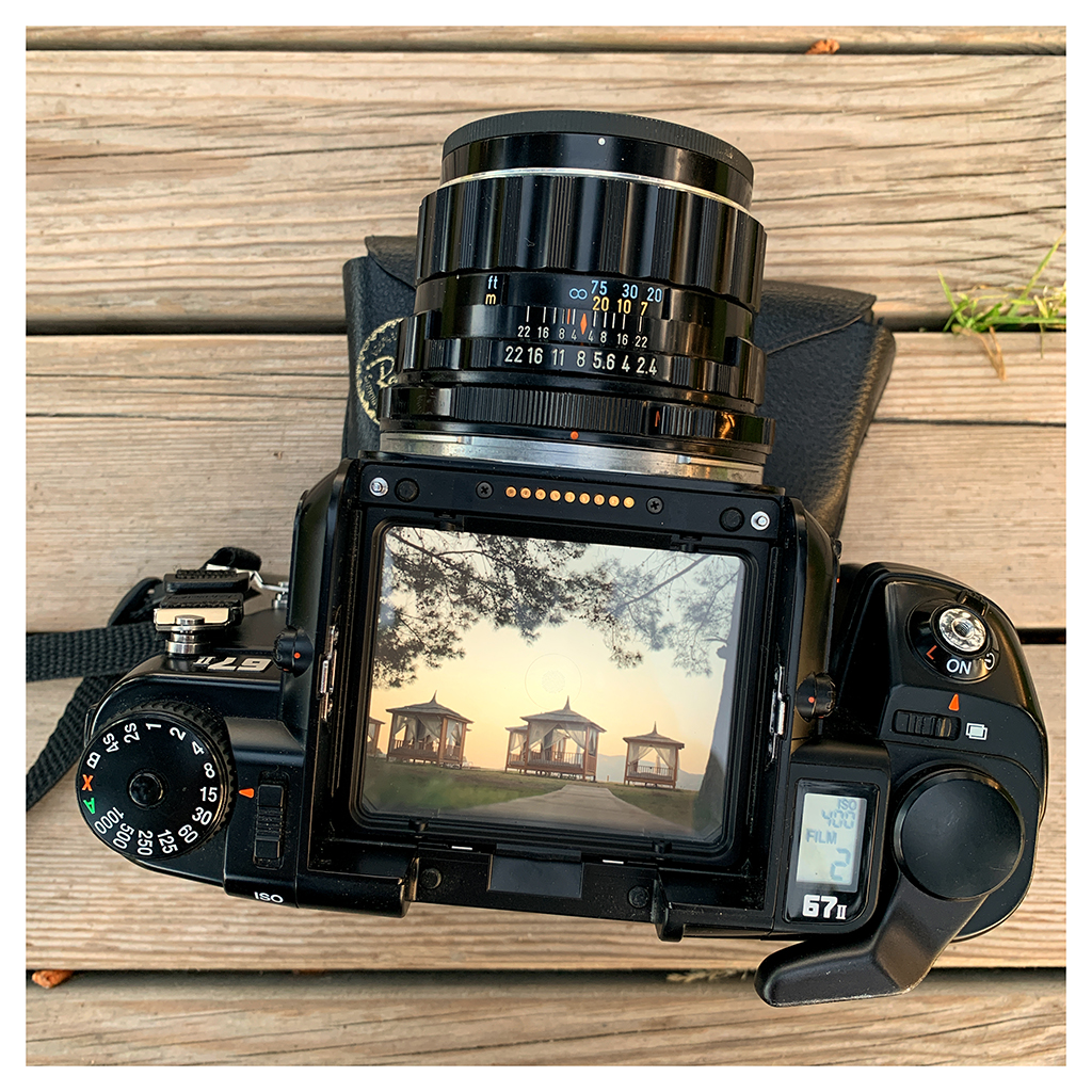 【timeflyer】PENTAX67II Pentax 67II - The Perfect Travel Camera - 35mmc