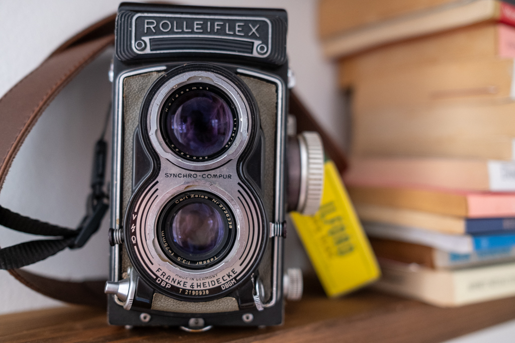 Close-up photo of a Rolleiflex T